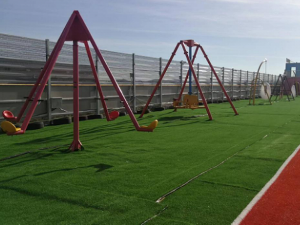 2022年6月25日，內(nèi)蒙古馬都文化廣場，滑世界、繩網(wǎng)樂園大型游樂項(xiàng)目竣工完成，迎接內(nèi)蒙古省領(lǐng)導(dǎo)視察。